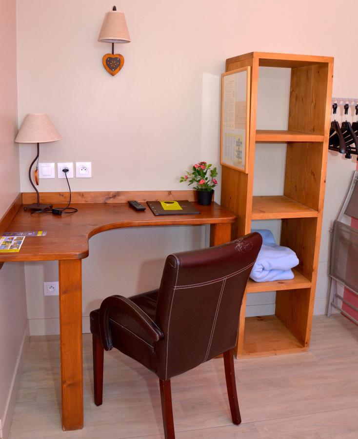Hotel Logis - & Restaurant La Corne D 'abondance Bourgtheroulde